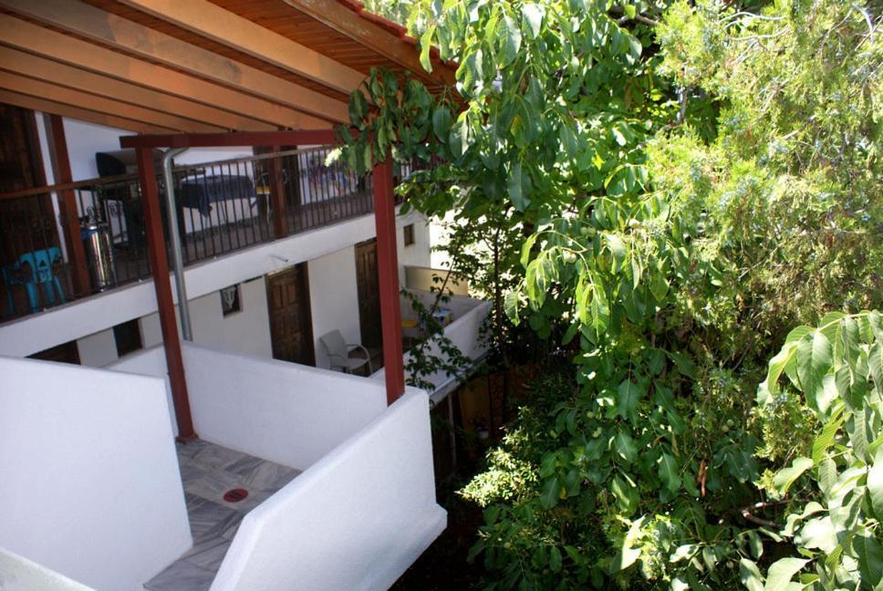 Hotel Agni -Enoikiazomena Diamerizmata Kallithea  Экстерьер фото