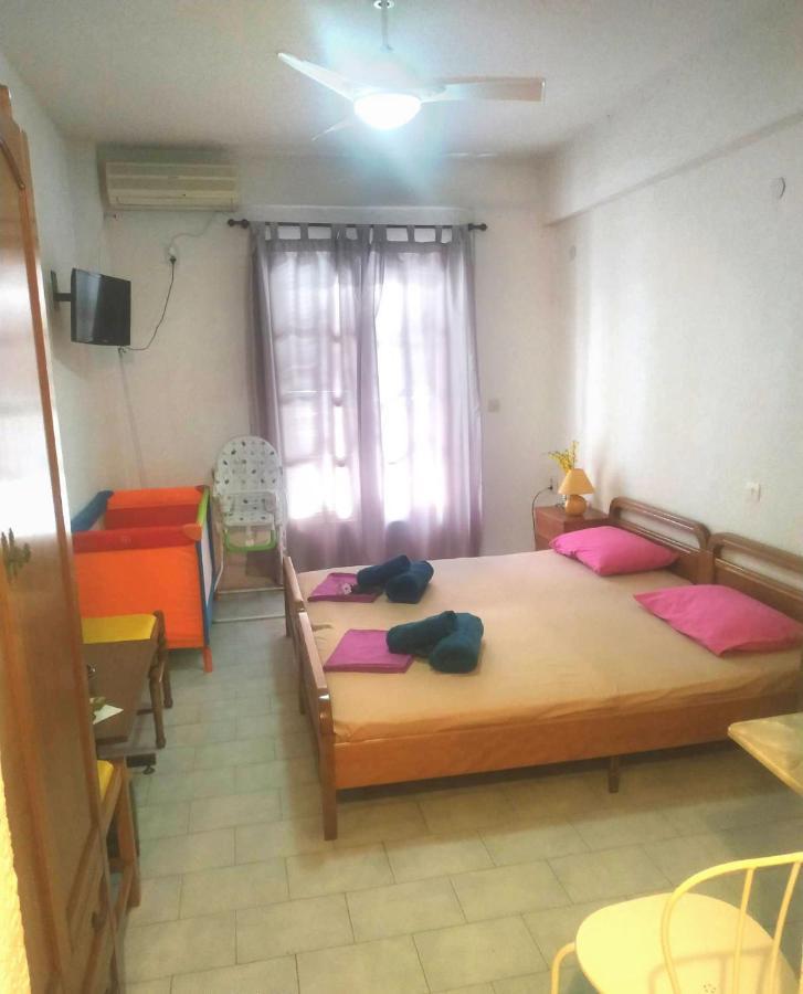 Hotel Agni -Enoikiazomena Diamerizmata Kallithea  Экстерьер фото